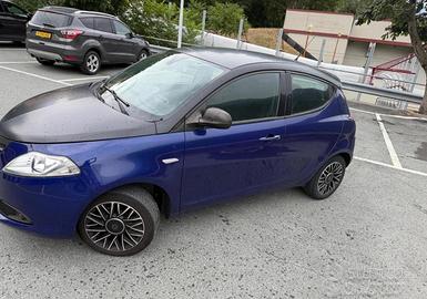 Lancia Ypsilon MomoDesign