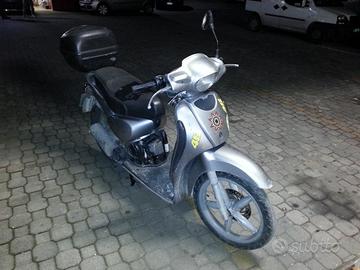 Aprilia Scarabeo 50 - 2011