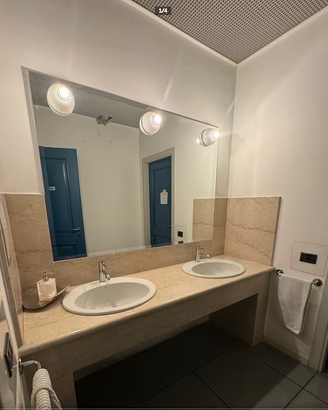 Blocco Bagno  in marmo (di Botticino -BS-)