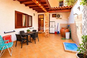 QUADRILOCALE CON CORTILE E POSTO AUTO - VIA LUSSU