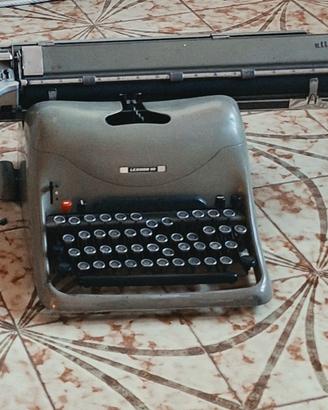 Macchina da scrivere Olivetti