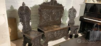 Cassapance e due sedie