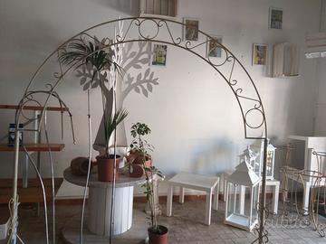 Arco in ferro battuto bianco antico