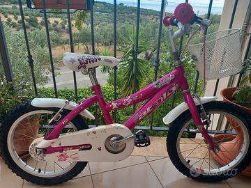 Bicicletta con rotelle 