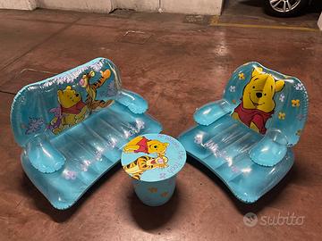 poltroncine e tavolo gonfiabile mare Winnie Pooh