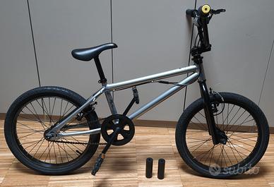 BMX Decathlon B'TWIN Wipe 520 20"  Bici