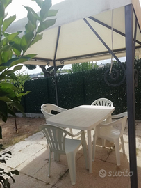 Estate davanti al mare con giardino privato