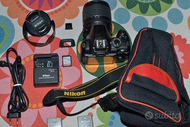 kit Nikon D3000+Nikkor 18‑105mm+2batterie+sd+borsa