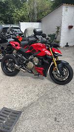 DUCATI STREETFIGHTER V4S akrapovic