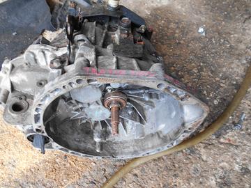CAMBIO RIDUTTORE RENAULT TRAFIC SIGLA M9R