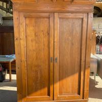 Armadio antico in legno