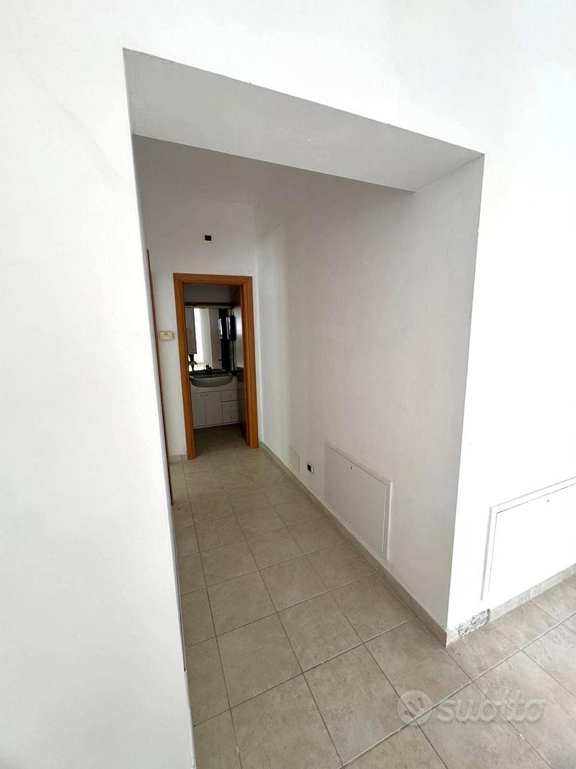 Locale commerciale artigianale uffici - Alt... - Altro