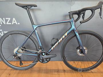 GIANT TCR ADVANCED PRO O DI2 TG: M  - BLACK FRIDAY