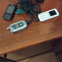 tre telefonini vintage  come da foto 