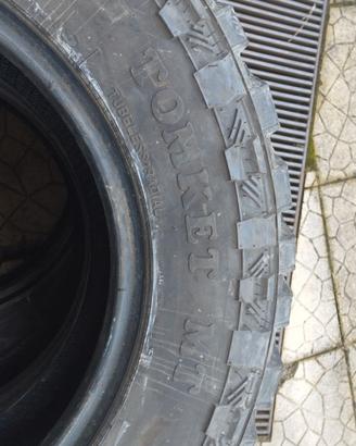 Gomme 235/70/16