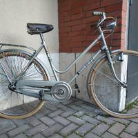 bici chiorda grigio da 28 con portapacchi euro 60 