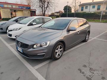 Volvo V60 2.0 D2 automatico, retrocamera 
