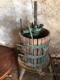 Tradizionale attrezzatura per la vendemmia