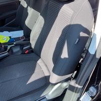 Sedili anteriori e posteriori 