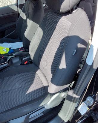 Sedili anteriori e posteriori 