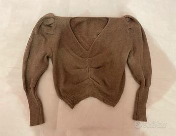 Maglione corto, scollo a V e maniche a sbuffo
