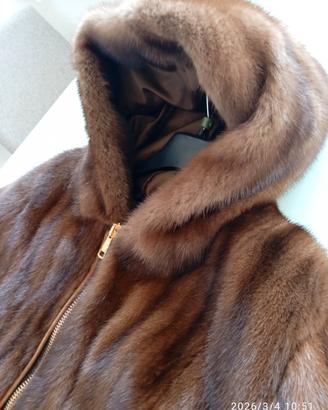 pelliccia di visone con cappuccio 