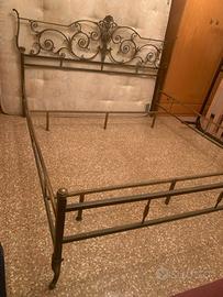 Letto matrimoniale vintage in ottone