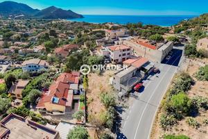 Quadrivano con ampia terrazza a Solanas
