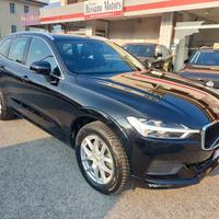 VOLVO XC60 B4 (d) AWD Geartronic Momentum Pro