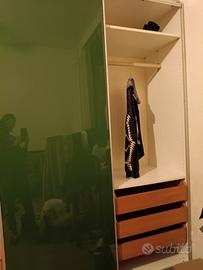 Armadio ad ante scorrevoli