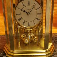 orologio con campana di vetro rettangolare 