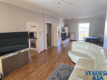 ESAVANI + TRIPLI ACC. CON TERRAZZI A LIVELLO E