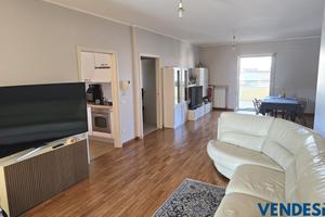 ESAVANI + TRIPLI ACC. CON TERRAZZI A LIVELLO E