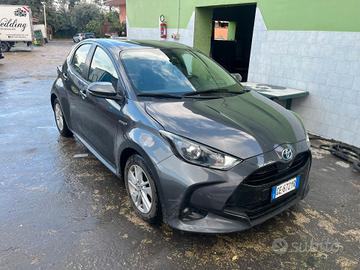 TOYOTA YARIS 15 benzina e ibrido automatica 2021