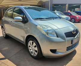 Toyota Yaris 1.0 5 porte