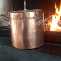 antica pentola in rame 