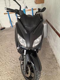 X Max 250