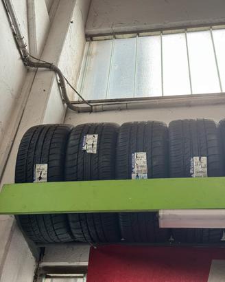 Gomme estive Michelin 235/50 17 96Y
