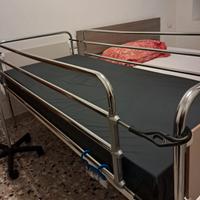 letto regolabile per anziani