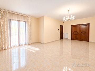 APPARTAMENTO 110 MQ CON BOX ZONA NAZIONALE APPIA