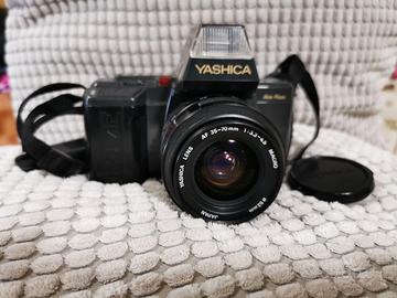 Yashica 230-AF