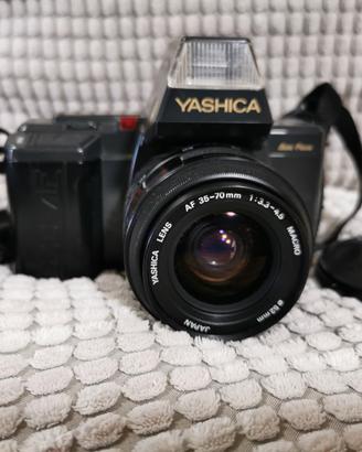 Yashica 230-AF