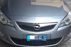 OPEL Astra 4ª serie - 2011