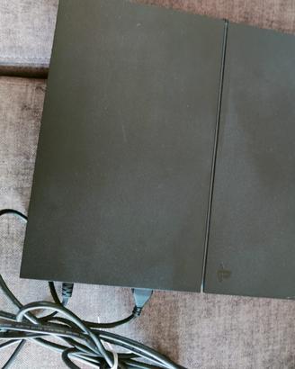 Plastation 4 + 2 giochi