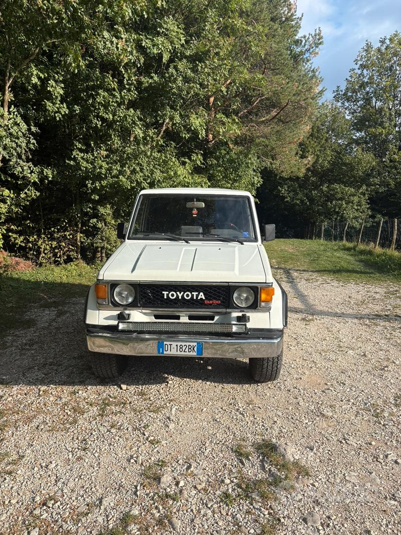 Toyota Land Cruiser 1989 photo 2