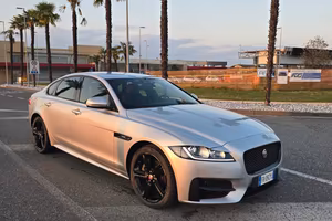 Jaguar XF 2.0 D 240 CV AWD aut. R-Sport