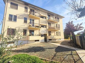 5 LOCALI A CASTELLAR GUIDOBONO