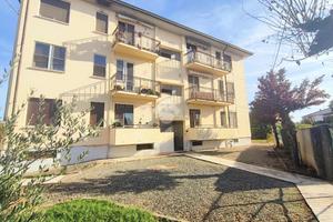 5 LOCALI A CASTELLAR GUIDOBONO