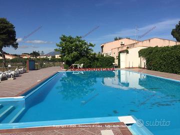 Casa, Campofelice di Roccella.