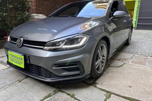 Volkswagen Golf 1.0 TSI *R-LINE*